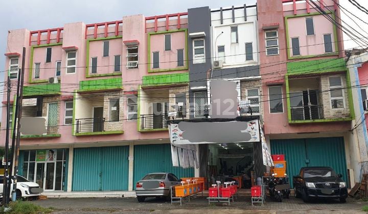 Disewakan Ruko 3 lt bagus di Pinggir Jalan Pekayon Grand Galaxy