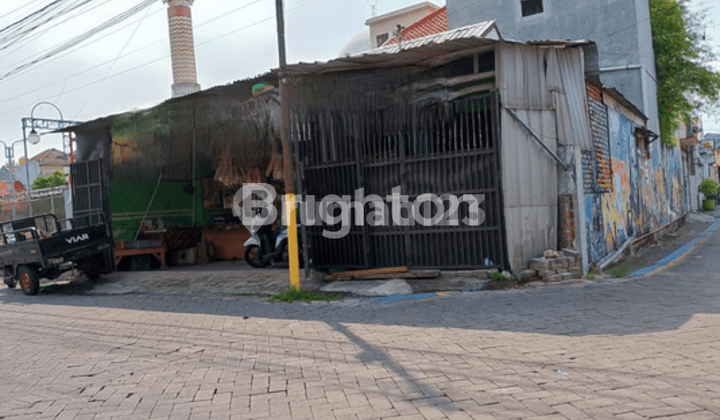 FOR SALE - RUMAH HUNIAN DAN USAHA DI MANYAR GRESIK