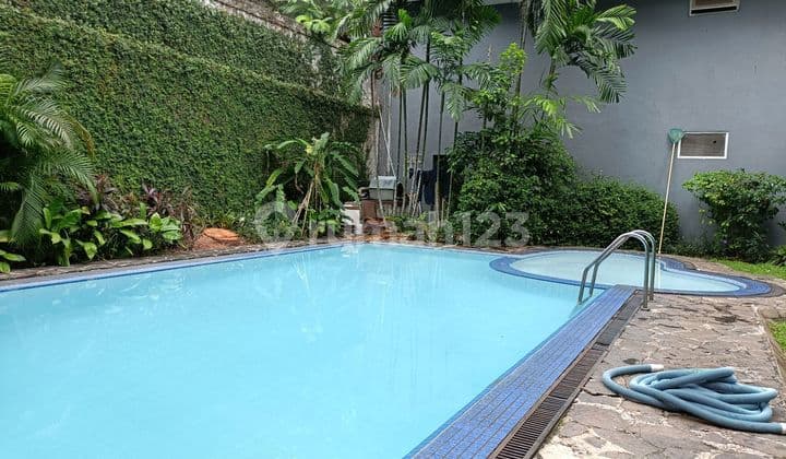 Cantik Kolam Renang Strategis Menteng Jakarta Pusat