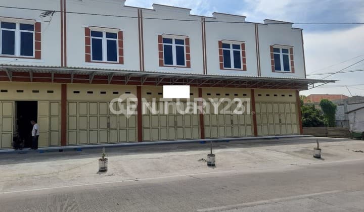 Ruko Semi 3 Lantai Jalan Kasunyatan Cocok Untuk Usaha