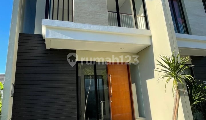 Northwest Rumah 2 lantai Dijual Cepat Milik Ex Pemain Timnas