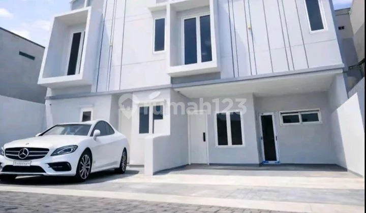 Can KPR a 2-Story House Near Transjakarta Access and Bpom Office