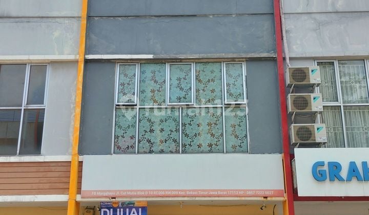 3-story shop house for sale cheap in East Bekasi near toll gate entrance.