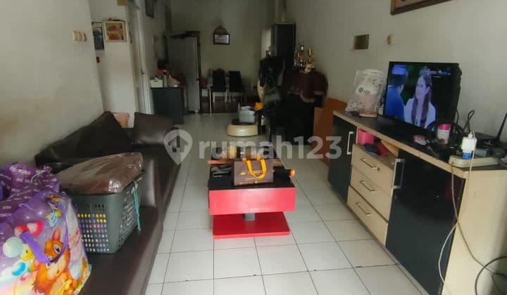Rumah Taman Sentosa 2 lantai cantik rapi dijual cepat