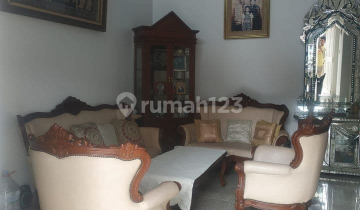 Rumah Jatibening 2 kavling, cantik dijual cepat