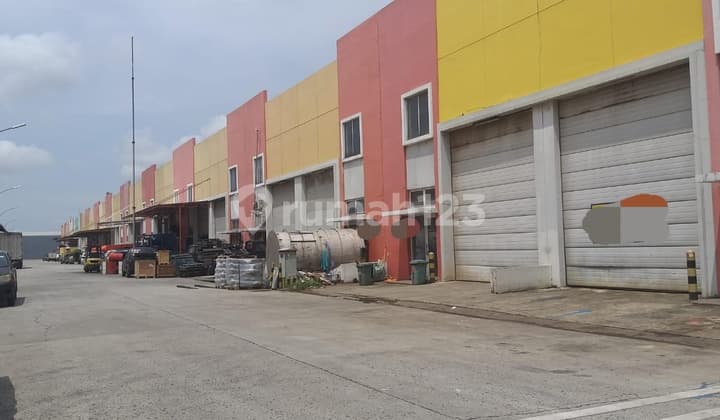 Spacious Warehouse in Sedayu Bizpark Cakung for Rent, Ready to Use, Clean, and Neat