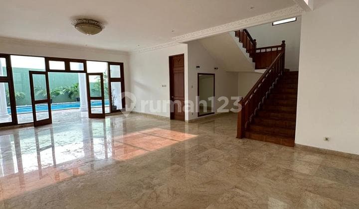 Emerald Green House in Kebayoran Baru Luxurious with Pool for Quick Sale