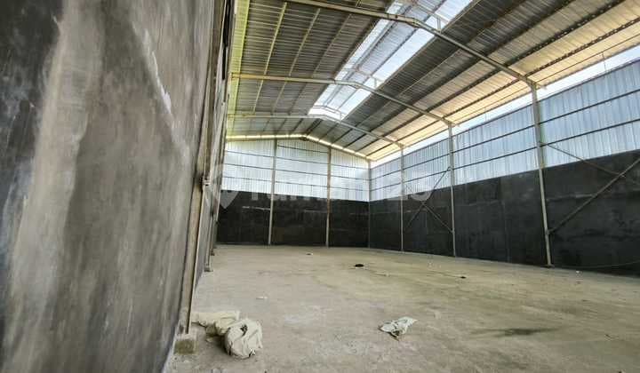 Gudang Dipinggir Jalan Raya Besar Lokasi Jl.raya Kasemen Serang