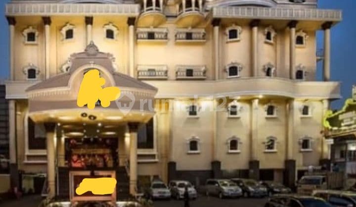 HOTEL NON OPERASIONAL DI JAKARTA PUSAT Hotel bergaya klasik Eropa