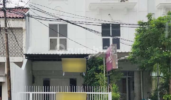 Ruko 3 Lantai Siap Pakai, Cocok untuk Usaha atau Kantor