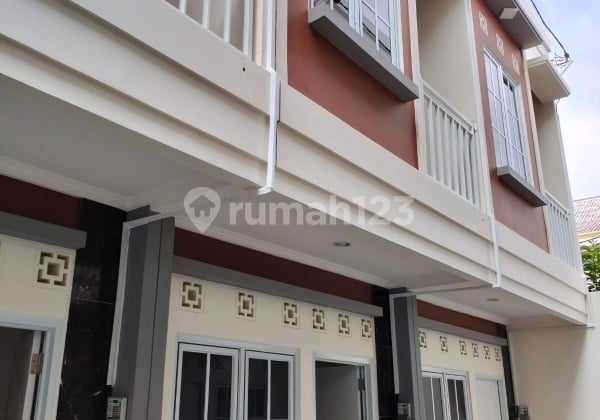 Rumah Murah 2 Lantai Dekat Universitas Negri Jakarta