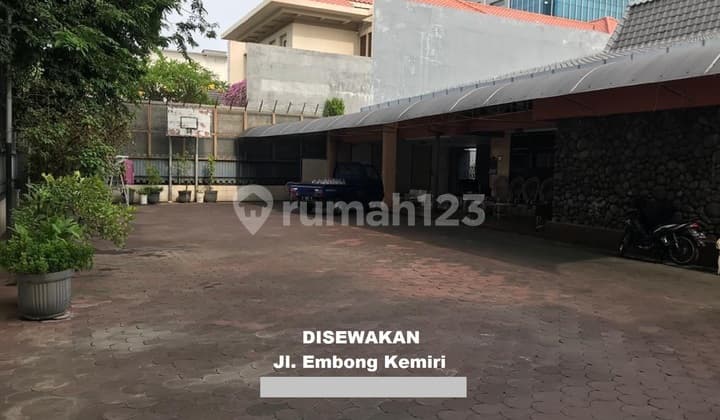 Cocok Cafe & Bakery Jalan Kemiri Surabaya