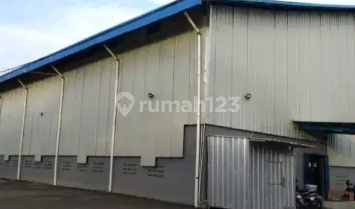 For Sale 2100M Warehouse Business Space Badminton Hall Still Operating