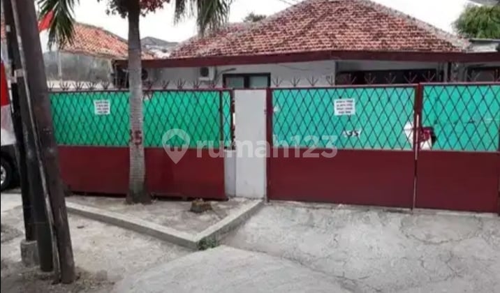 Land for Sale with Free House Building Bonus in Mampang Prapatan
