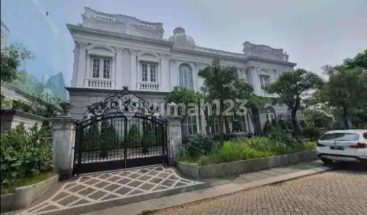 Dijual Luxury House dengan Tanah yang Luas