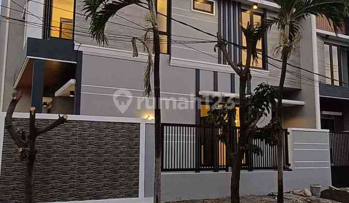Rumah Scandinavian Sutorejo Prima (Db)