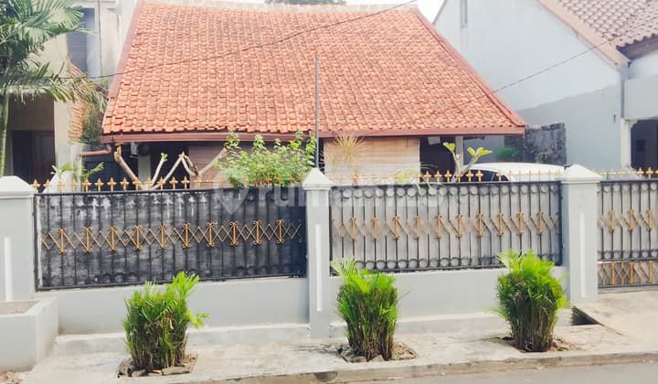 Rumah Bagus Di Komp Deplu Pondok Aren Tangerang Selatan