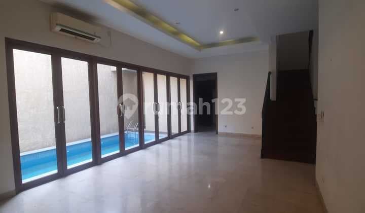 Dijual Rumah Modern di Kemang Utara Lantai Marmer dan Pool