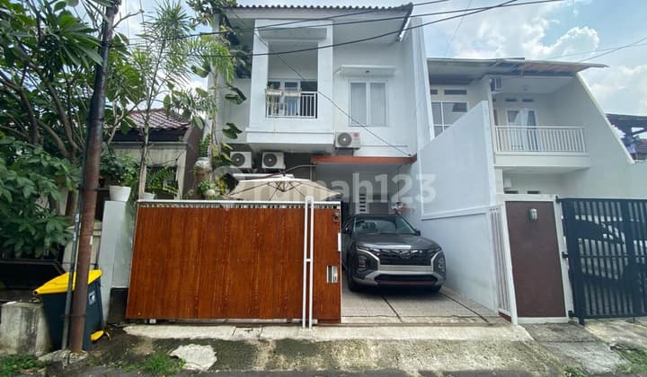 Dijual Rumah 2 Lantai Modern Minimalis Siap Huni Mega Cinere