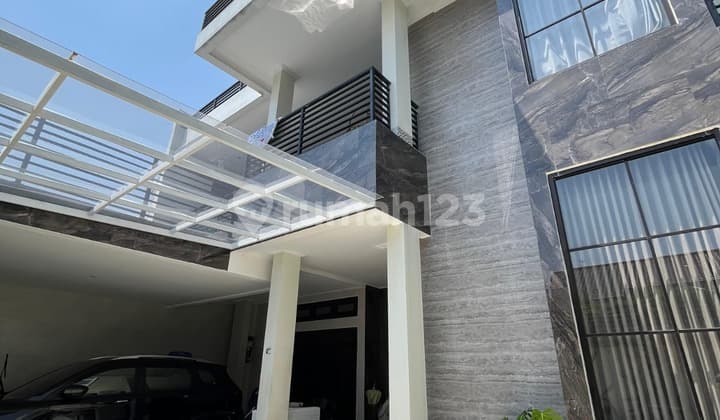 Rumah Modern Luas dan Elegan di Komplek Elit Puri Cinere Full Furnished