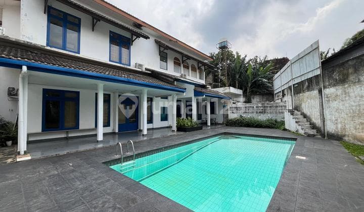 Rumah Ex Cafe Halaman Luas + Pool Cocok untuk Usaha di Cinere