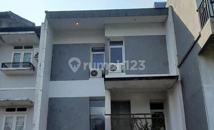 Rumah Minimalis di Cinere One Gate System Siap Huni