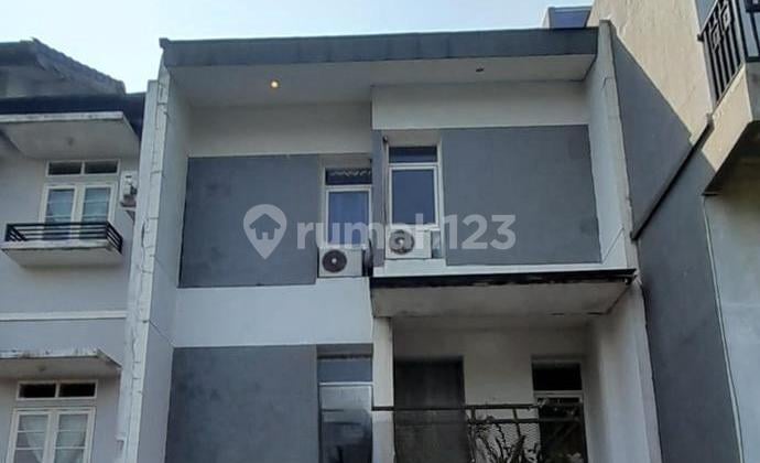 Rumah Minimalis di Cinere One Gate System Siap Huni