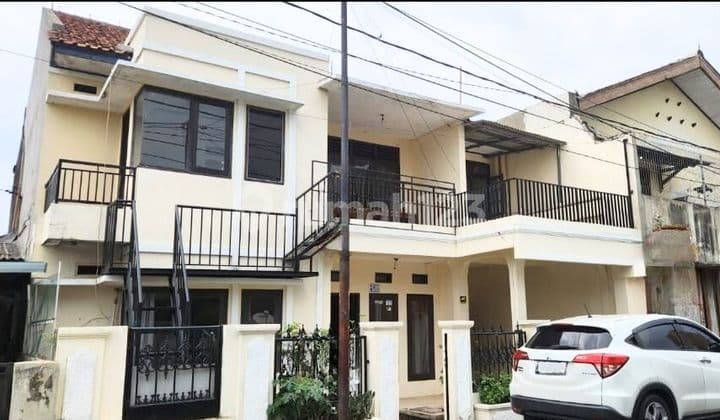 Disewakan Rumah Siap Pakai Luas Cocok untuk Usaha di Jalan Raya Utama Depok