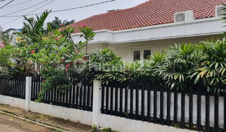 Rumah Mewah di Cipete Luas 670m2 Halaman Belakang Luas
