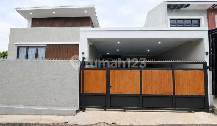 Rumah Full Furnished 1 Lantai Siap Huni Dalam Komplek di Meruyung