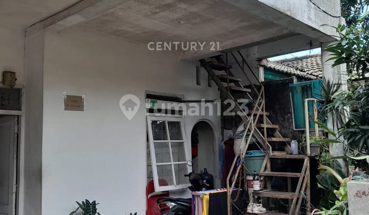 Strategic House Near Toll Road in Bumi Indraprasta 1 Housing Estate, Bogor
