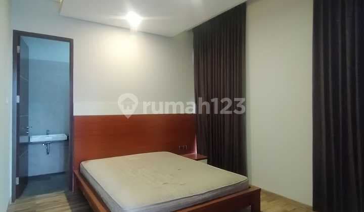 Rumah Mewah Modern Istana Regency Sudirman Bandung