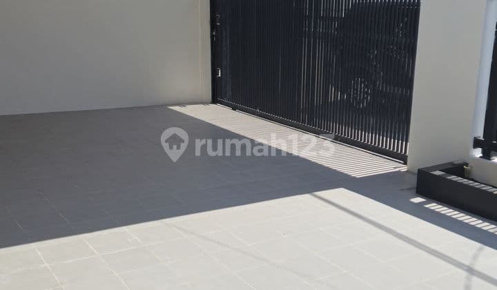 DIJUAL RUMAH FULL RENOV TAMAN KOPO INDAH 3 , MAINROAD HADAP TIMUR
