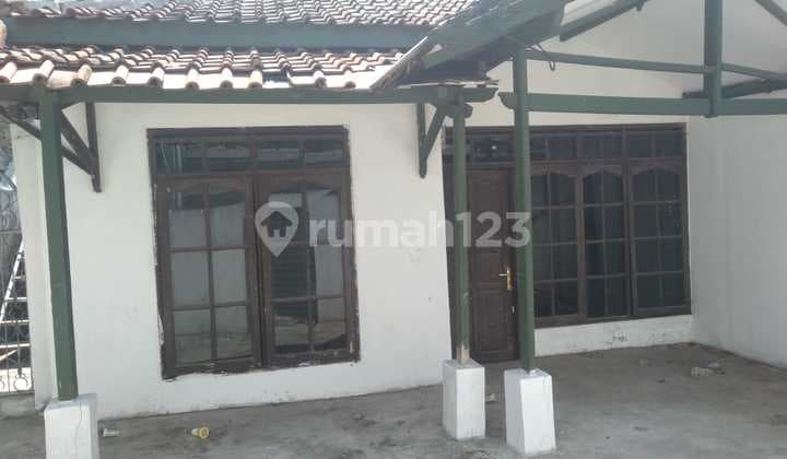 ✳️ Di Jual/for Salermh Siap Huni Mainroad S.hatta +/- 25 Mtr , Akses Motor .lt 145 M2, Lb. 90 M2, Air Jet Pam, 4 Ktdr , 2 K Mandi, Ruang Tamu , Ada Halaman Dpn , Listrik 2200 Watt Shm Ada Izin Bangunan Utk Bangun 2 Ltop : 850 Jt Negooinfo : 0822xxxxxxxx