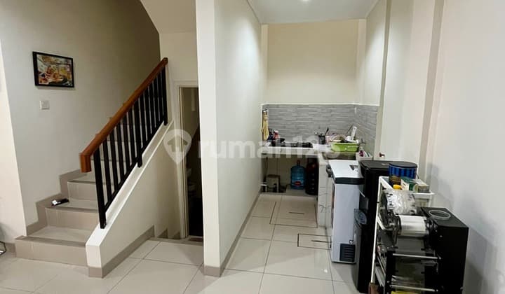 Dijual Rumah 2,5 Lantai Full Renovasi, Semi Furnish - Thomson Village, Scientia, Gading Serpong