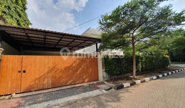 Rumah Asri Luas Depan Belakang Ada Taman Nya