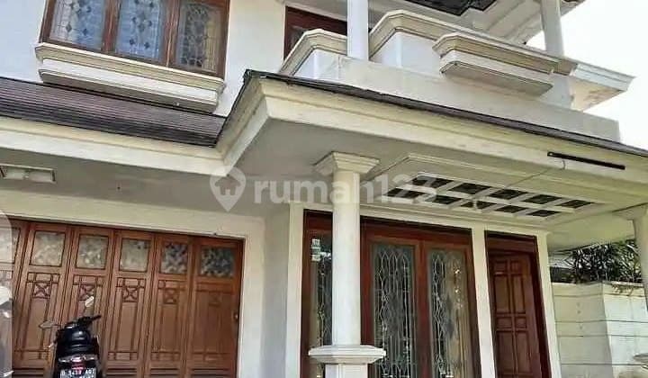 Luxurious Good House with SHM in Tubagus Ismail, Bandung City
