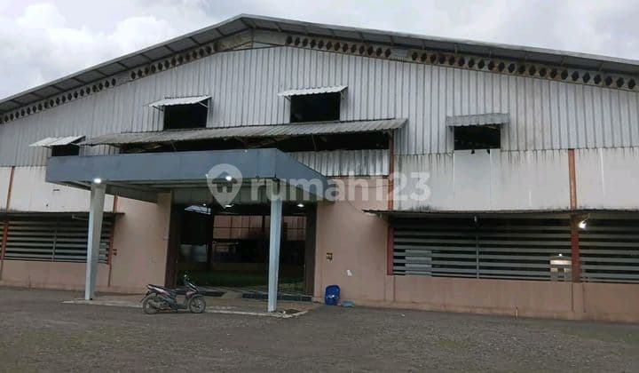 Gudang Ex Futsal Di Gunung Putri Bogor