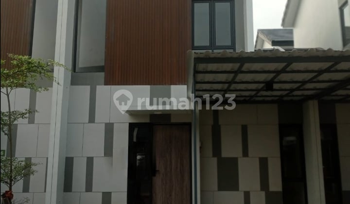 Disewakan Rumah 2 Lantai Siap Huni