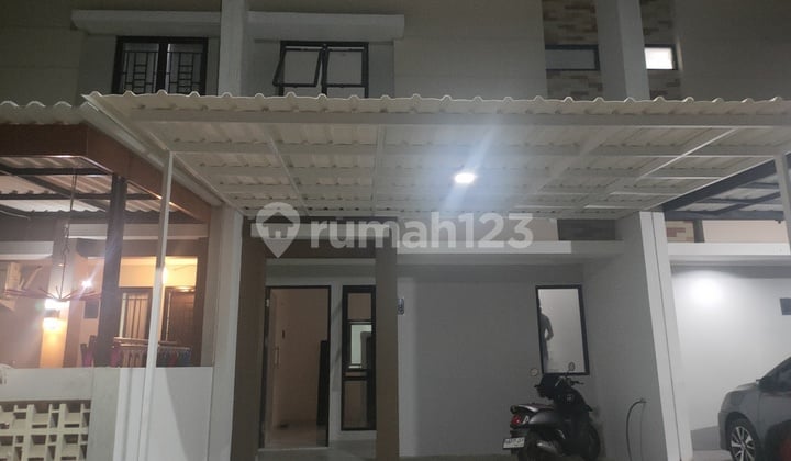 Disewakan Rumah 2 1/2Lantai di Sepatan Siap Huni SHM