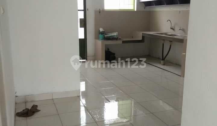 For Sale: House in Taman Kopo Indah, Bandung