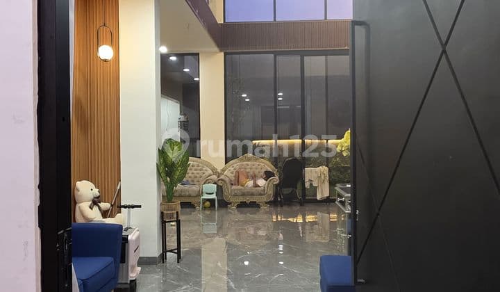 Dijual Rumah 3 Lantai Bagus di Taman Kopo Katapang, Bandung
