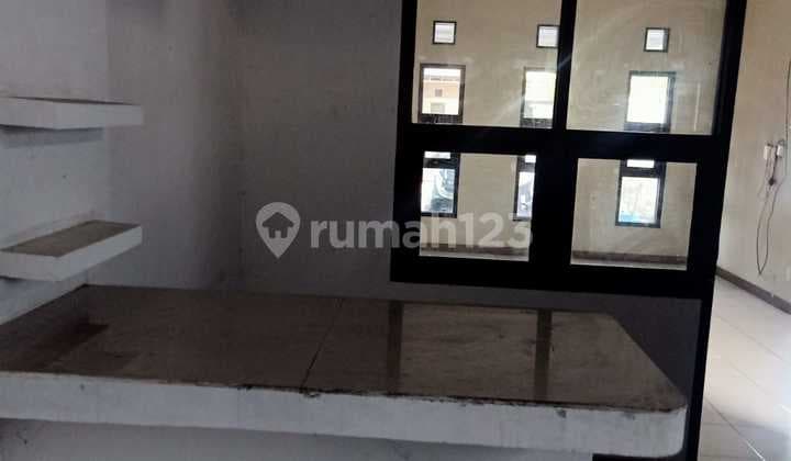 Spacious and Beautiful House in Taman Kopo Ketapang