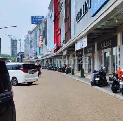 Ruko Premium.di Jalan Raya Utamagraha Boulevard Sumarecon Bekasi