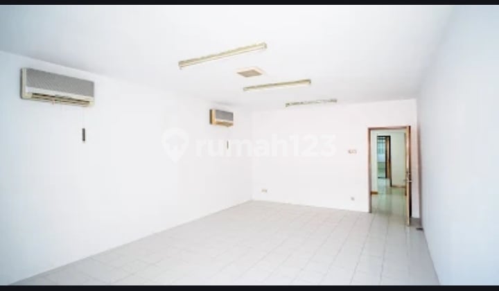 Fully Renovated 4-Storey Shop House on Pangeran Jayakarta