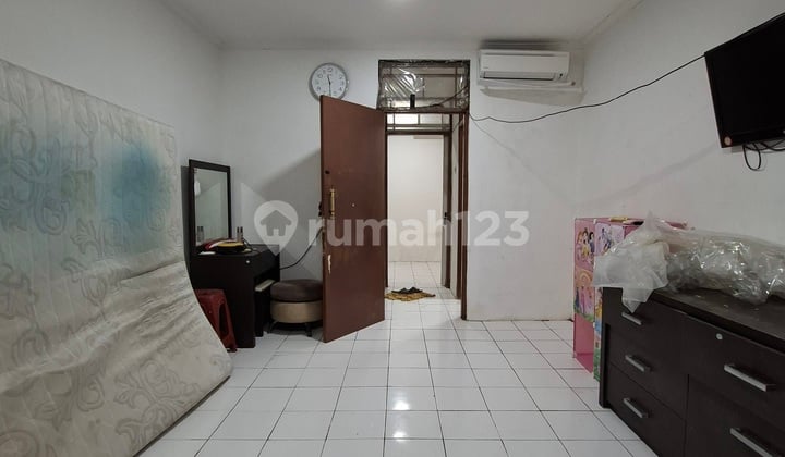 Affordable 2-Story House for Rent in Taman Palem Lestari. Furnished. Northeast Facing.