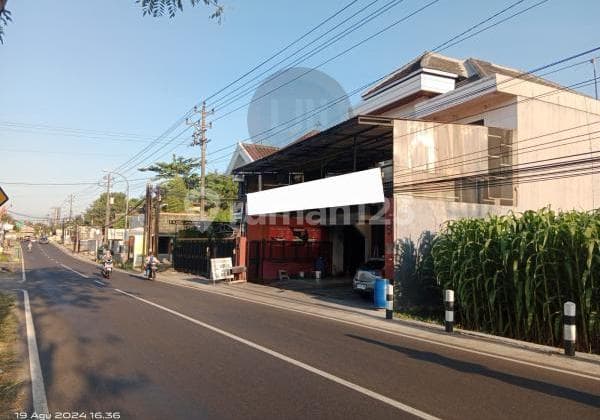 For Sale: Commercial House on Kapten Haryadi Street, Sleman Yogyakarta