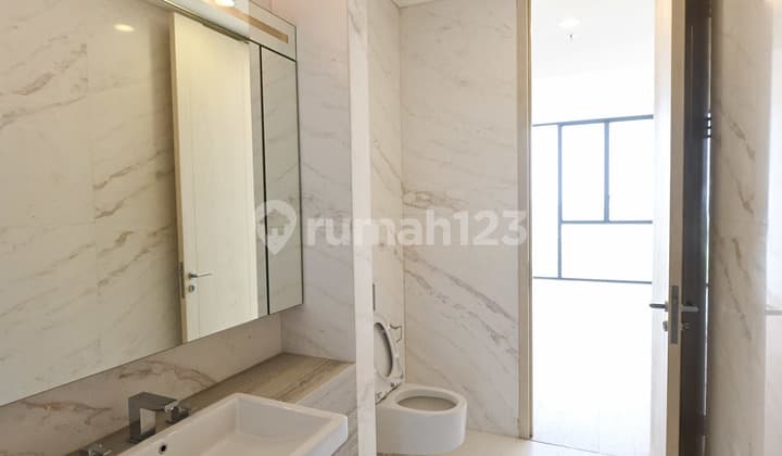 Private Lift Izzara Apartment Semi Furnished