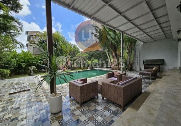 Dijual Villa di Buduk Tumbak Bayuh Canggu Bali