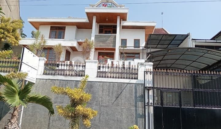 Rumah Mewah Siap Huni Setra Duta Bandung